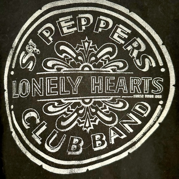 THE BEATLES (2005) Official Women's
"Sgt. Pepper's" Junk Food Hoodie Size Large - Picture 5 of 8